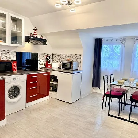 Aux Trois Ferries - Vue Port Apartment