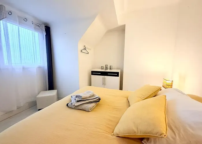 Aux Trois Ferries - Vue Port Apartment Calais