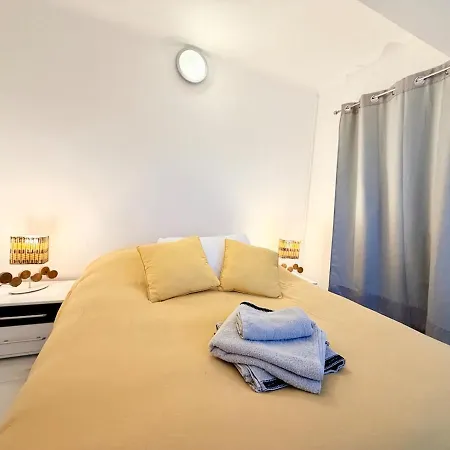 Aux Trois Ferries - Vue Port Calais