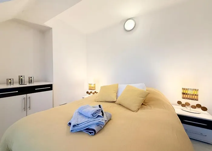 Aux Trois Ferries - Vue Port